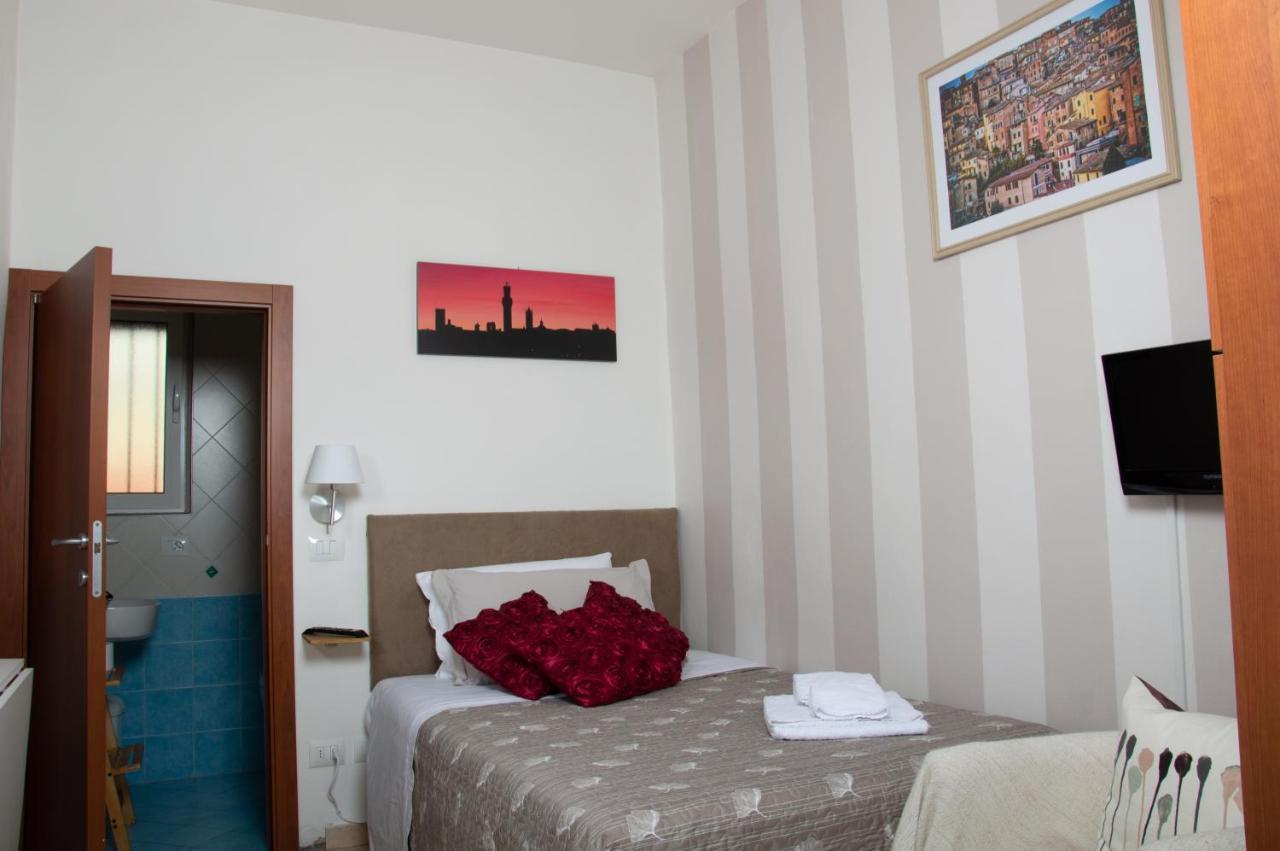 B&B Le Camere Di Livia เซียนา ภายนอก รูปภาพ