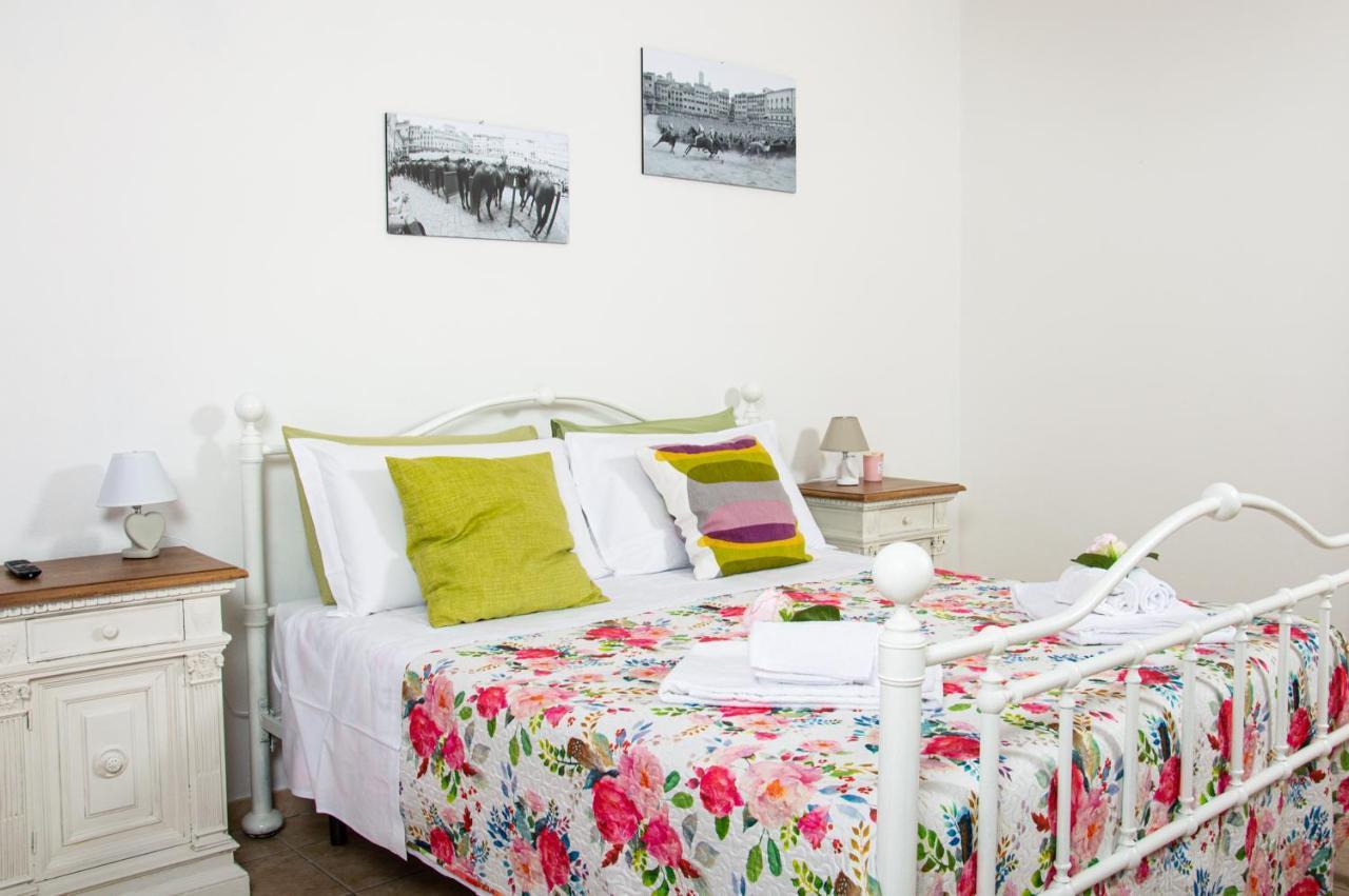 B&B Le Camere Di Livia เซียนา ภายนอก รูปภาพ