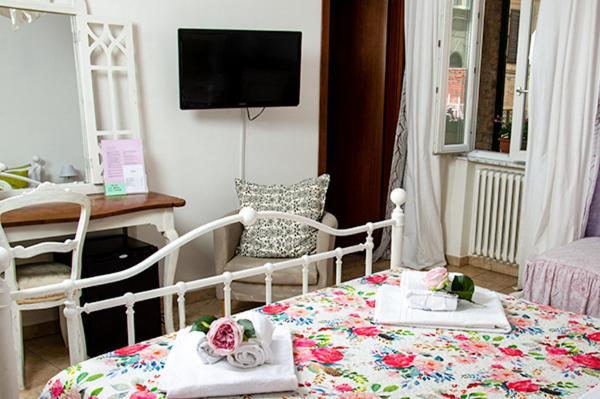 B&B Le Camere Di Livia เซียนา ภายนอก รูปภาพ