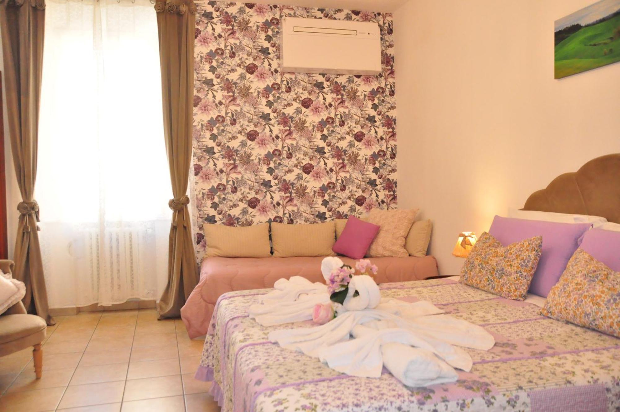 B&B Le Camere Di Livia เซียนา ภายนอก รูปภาพ