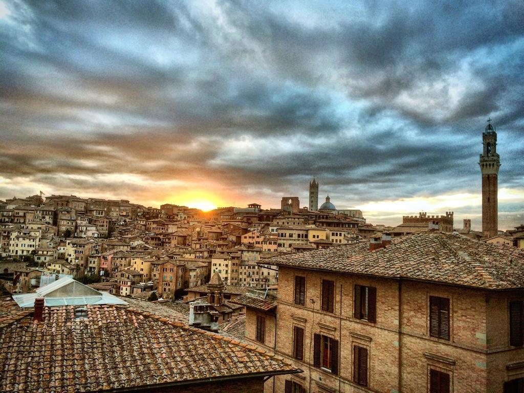 B&B Le Camere Di Livia เซียนา ภายนอก รูปภาพ