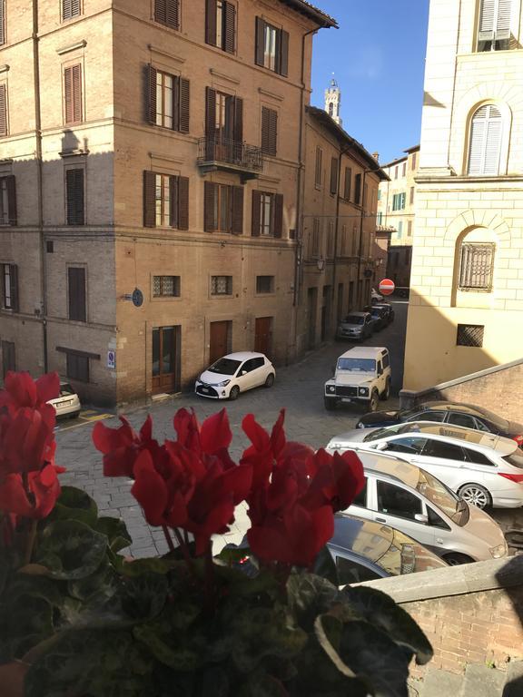 B&B Le Camere Di Livia เซียนา ภายนอก รูปภาพ